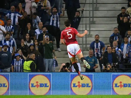 Maguire salva o Manchester United de mais dor no Porto (3-3)